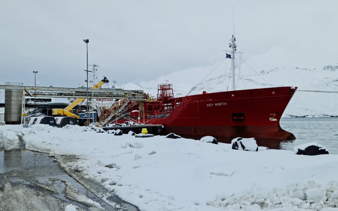 Key North að lesta 1.260 tonn af lýsi.